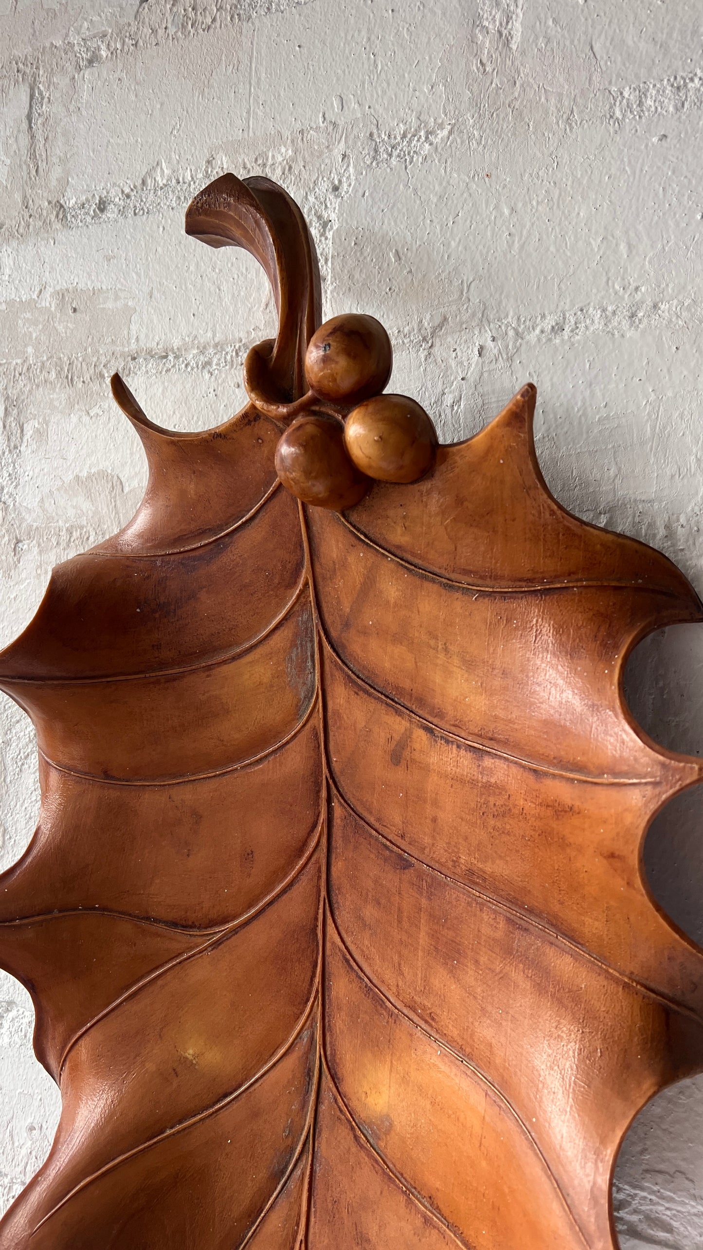 DECORATIVE YEW WOOD HOLLY