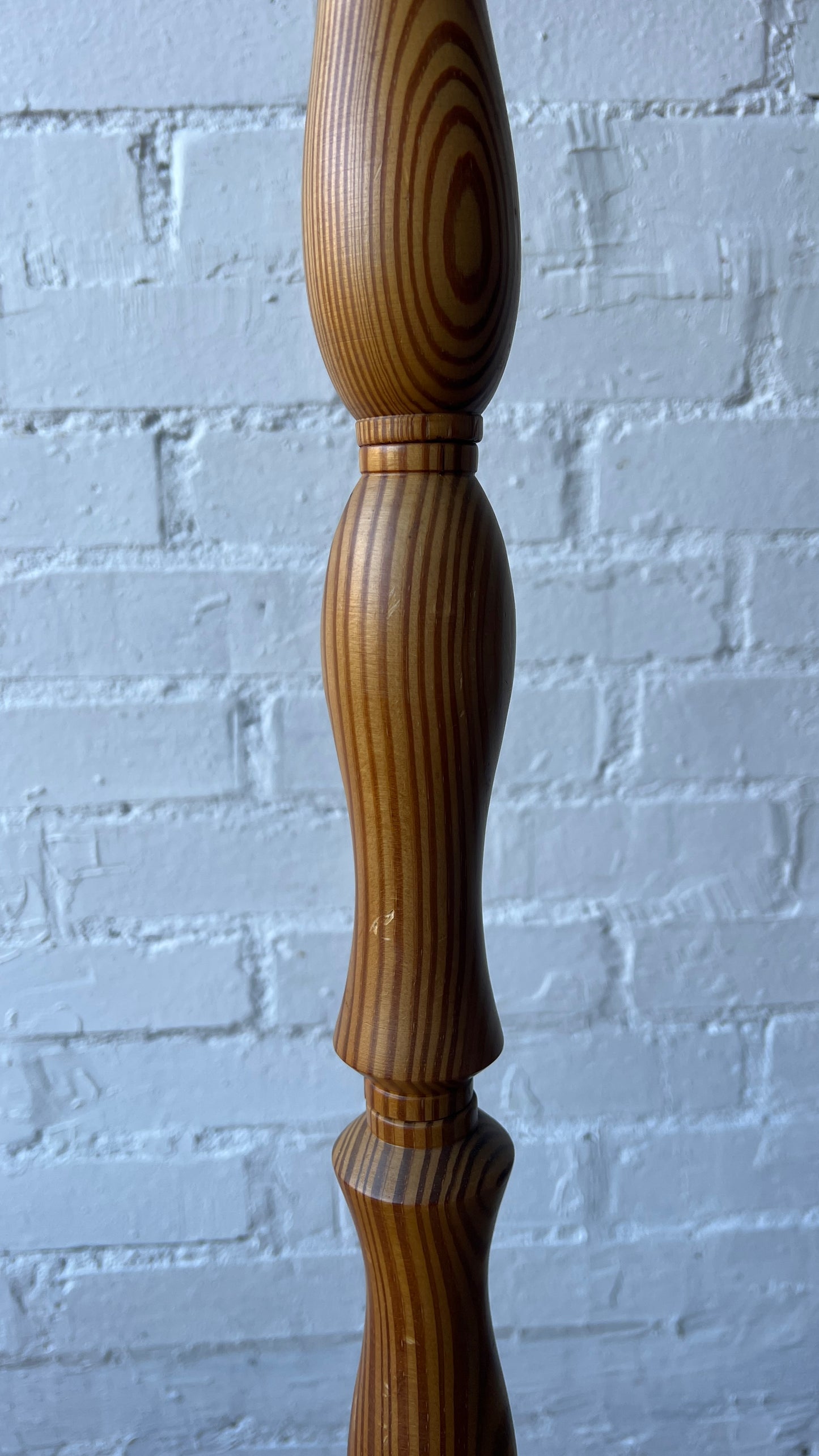 70S WOODEN TURNED FLOOR LAMP