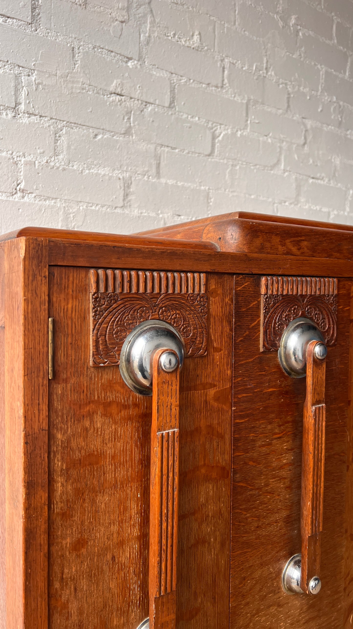 CHROME HANDLE ART DECO DRINKS SIDEBOARD