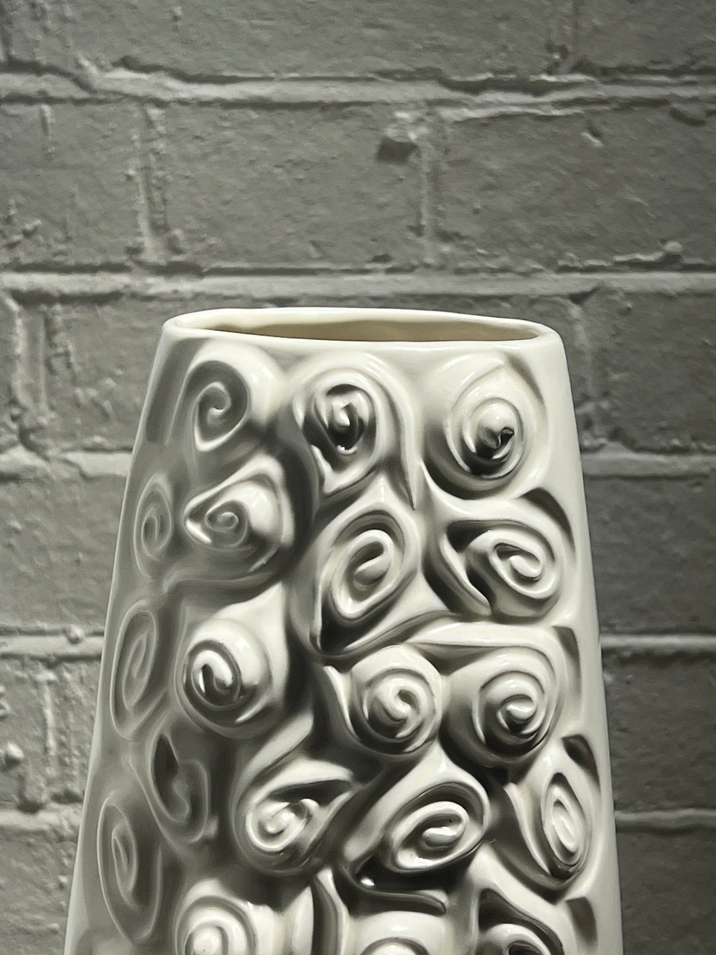 SCULPTURAL CERAMIC VASE