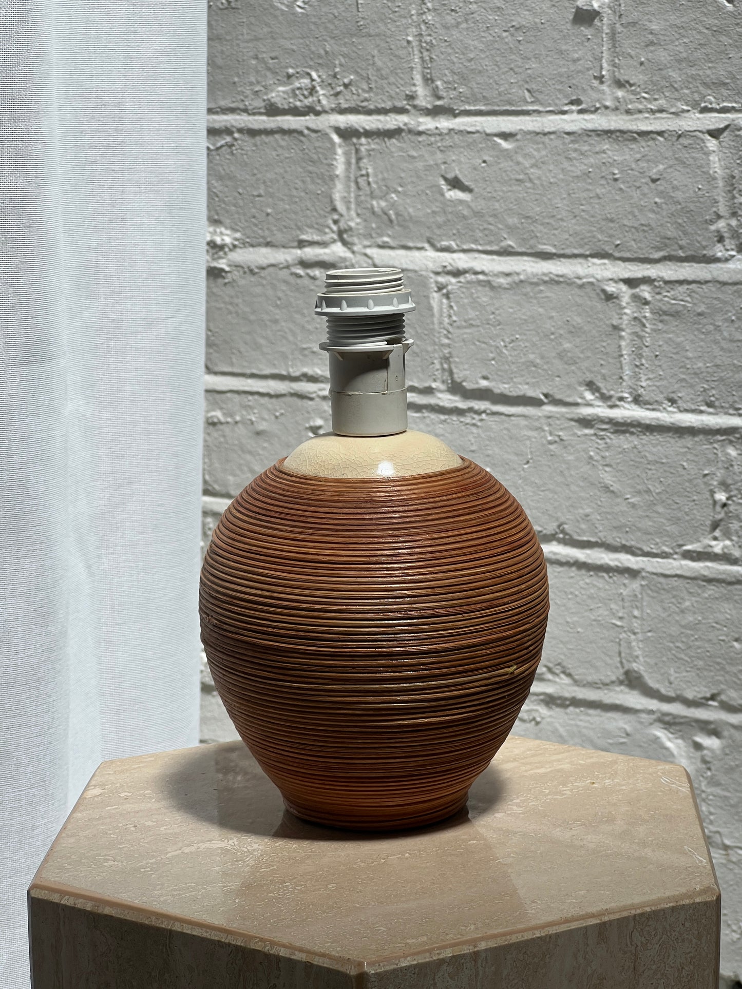 SMALL WICKER TABLE LAMP
