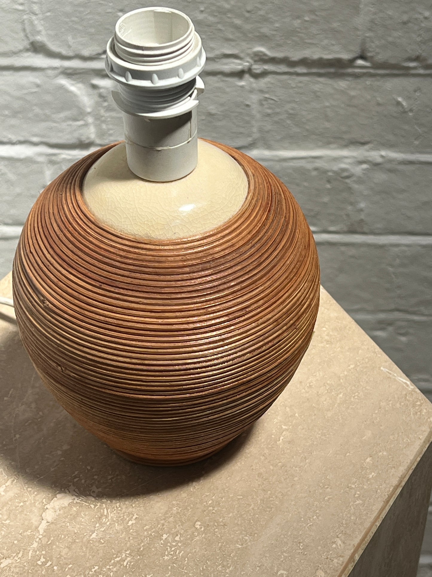 SMALL WICKER TABLE LAMP