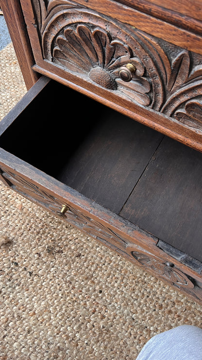 ANTIQUE CARVED CHEST OF DRAWERS