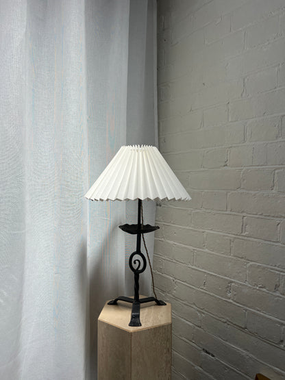 IRON SPRIAL TABLE LAMP
