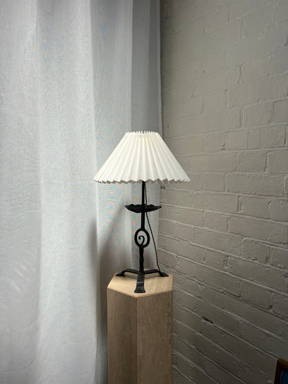 IRON SPRIAL TABLE LAMP