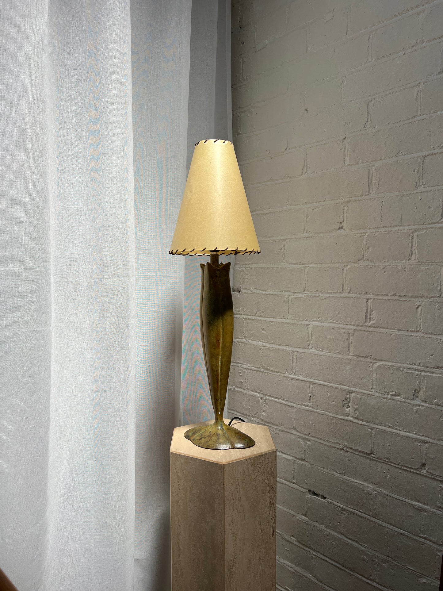 TALL TULIP TABLE LAMP
