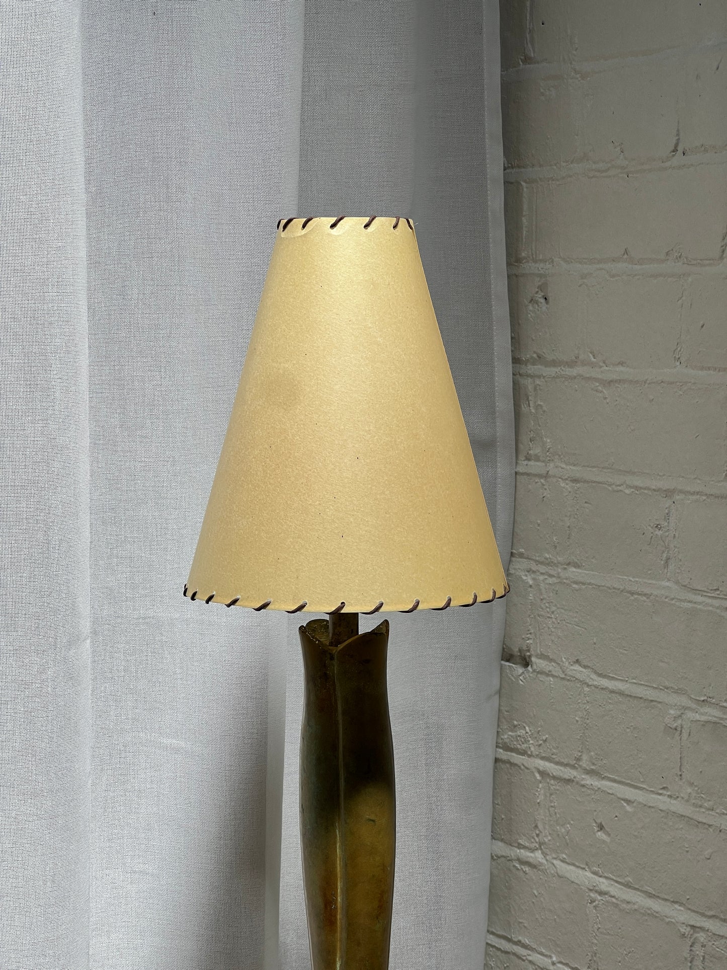 TALL TULIP TABLE LAMP