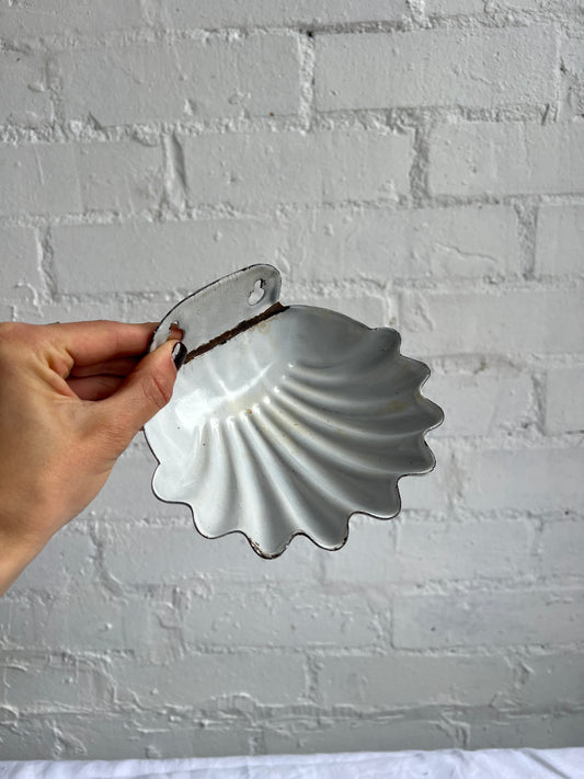 ENAMEL SHELL SOAP DISH