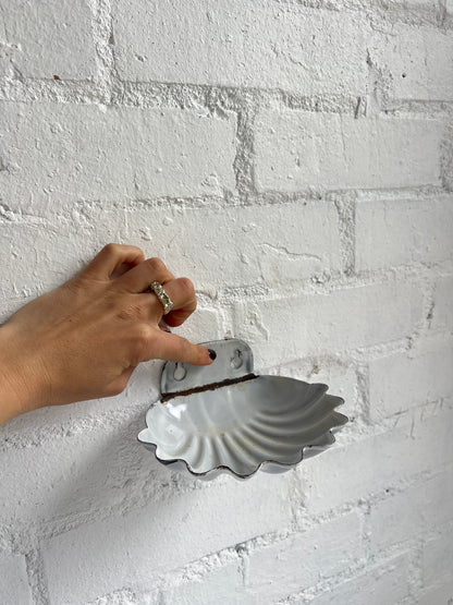ENAMEL SHELL SOAP DISH