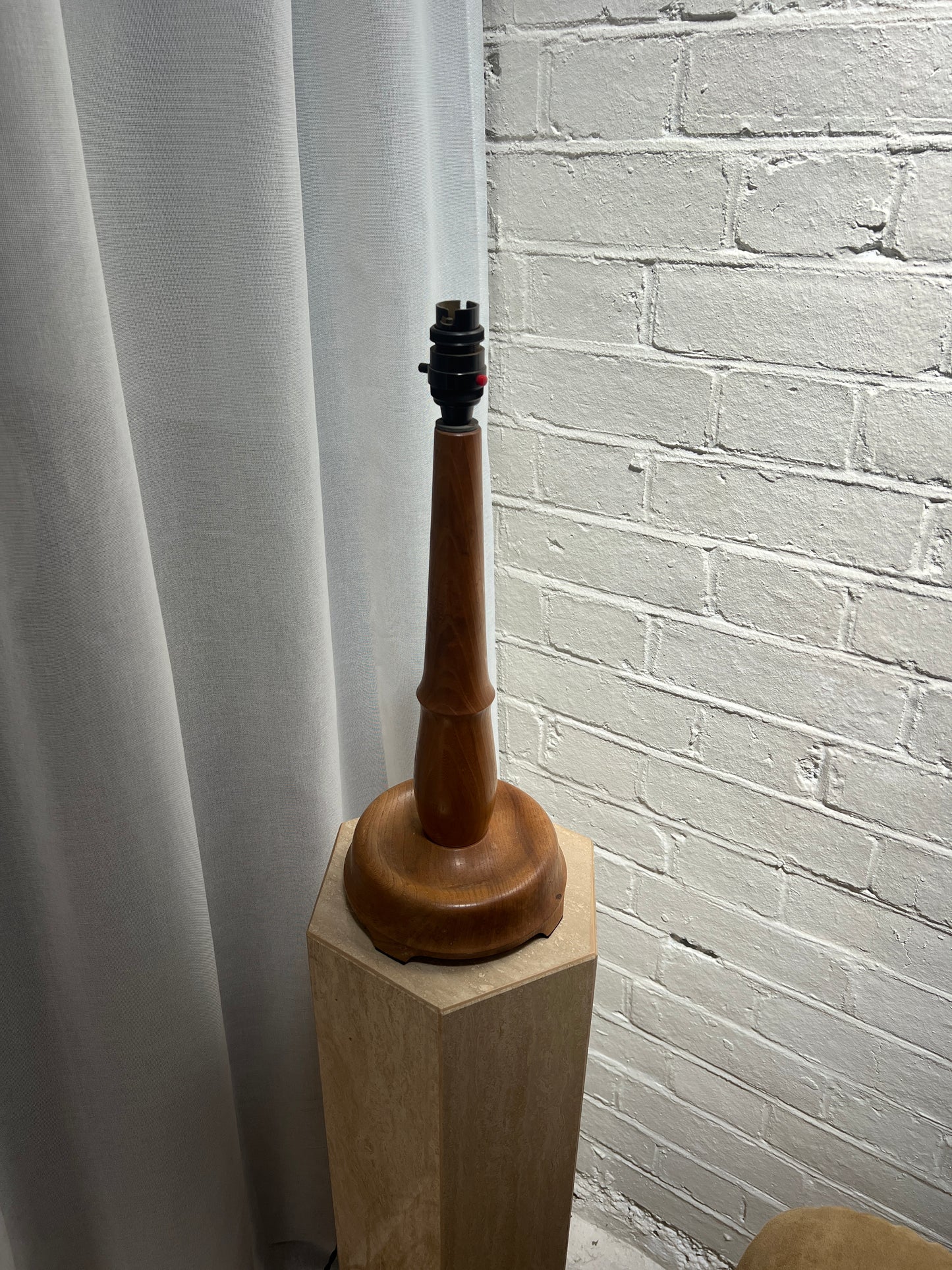 TURNED WOODEN TABLE LAMP