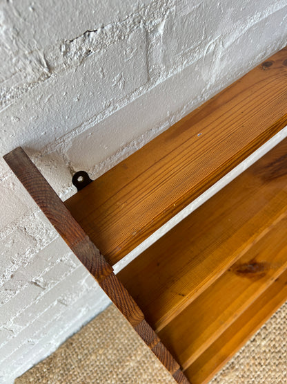 WAVY & DOT PINE SHELVES