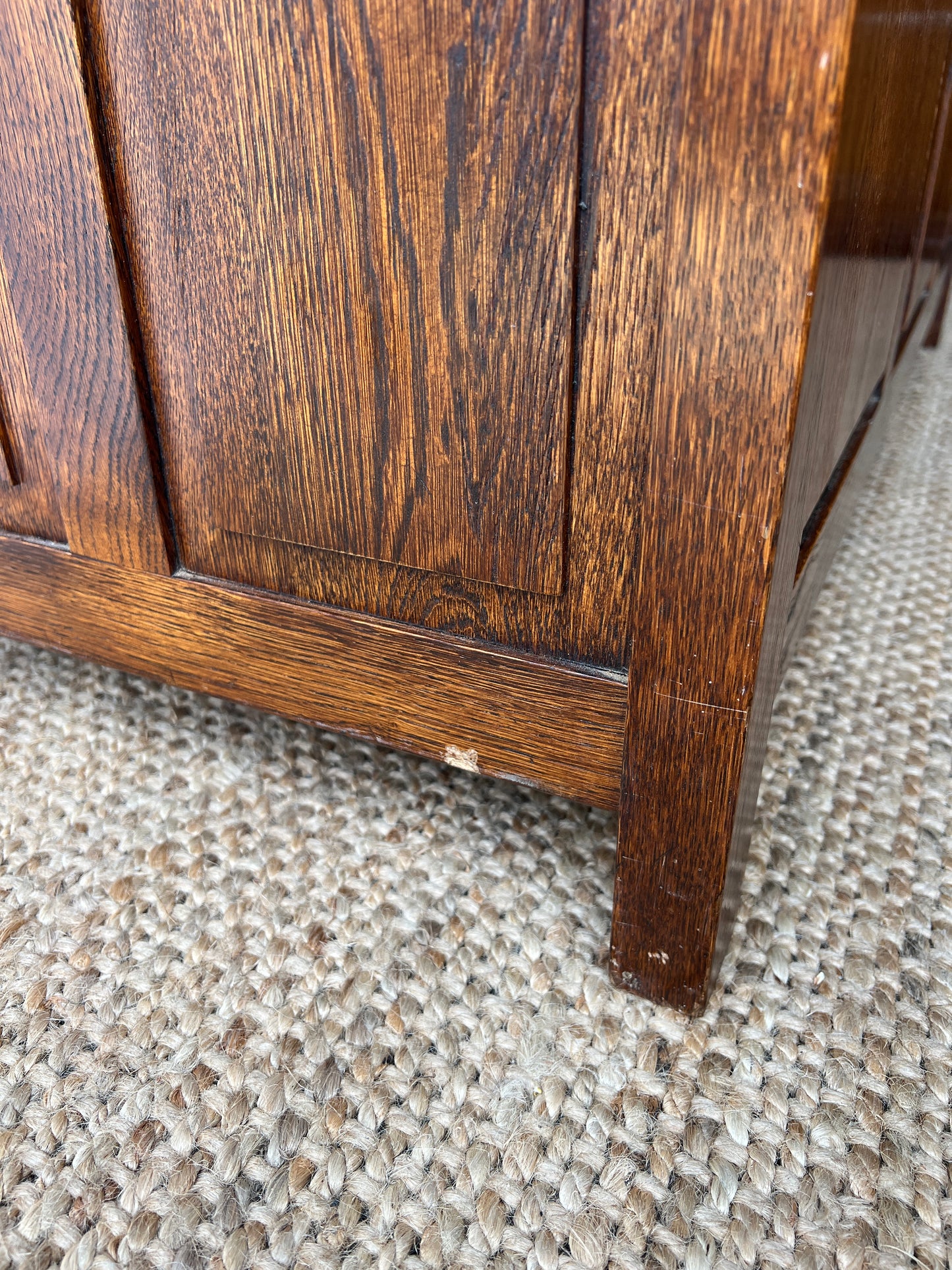 LARGE WOODEN TRUNK BOX