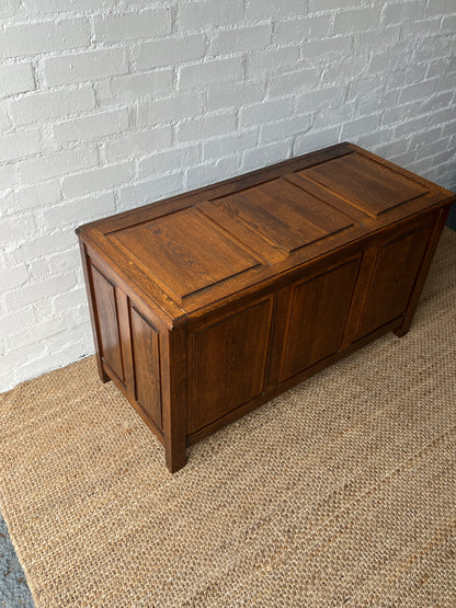 LARGE WOODEN TRUNK BOX