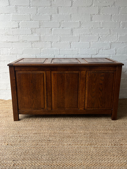 LARGE WOODEN TRUNK BOX