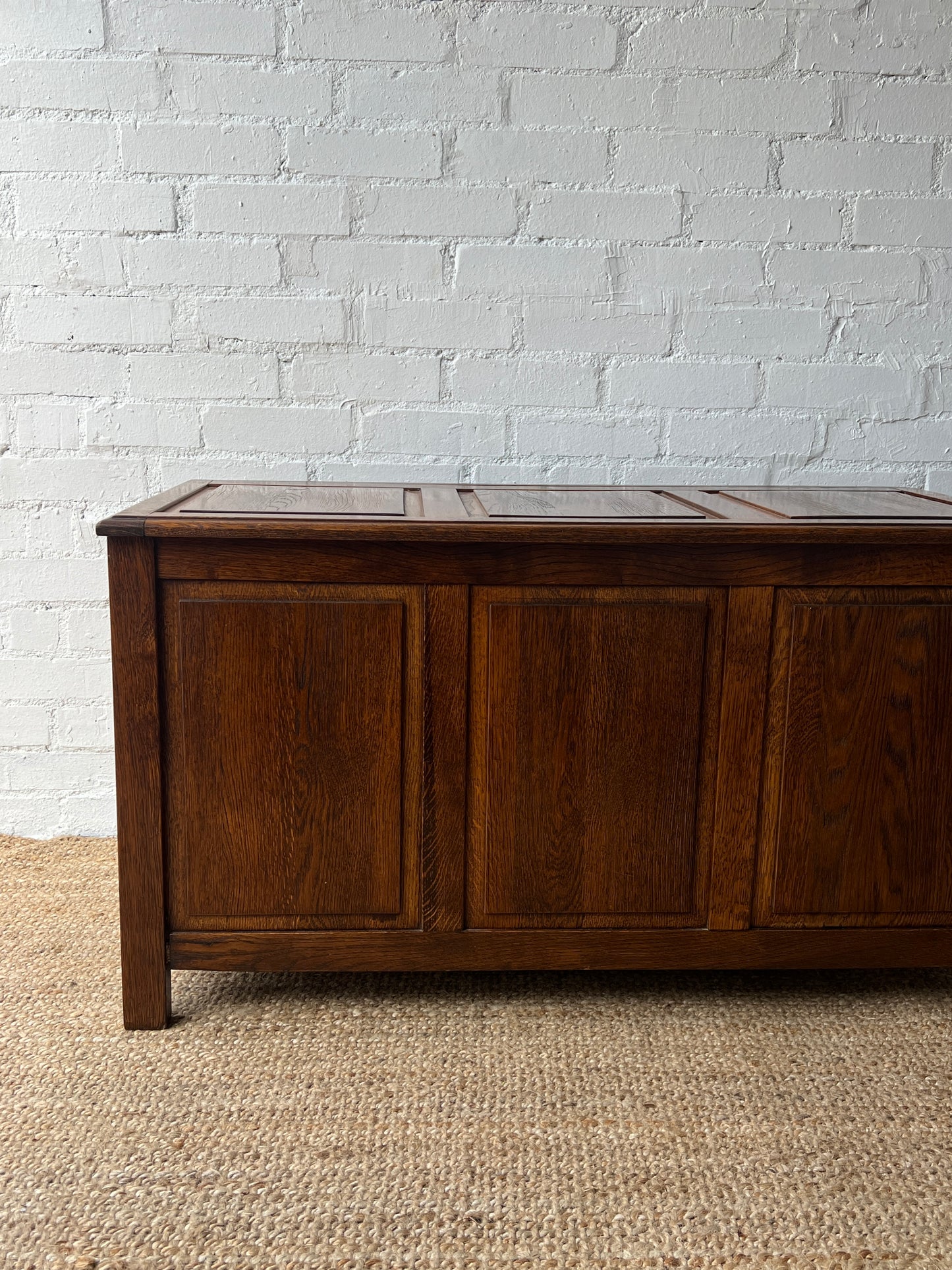 LARGE WOODEN TRUNK BOX