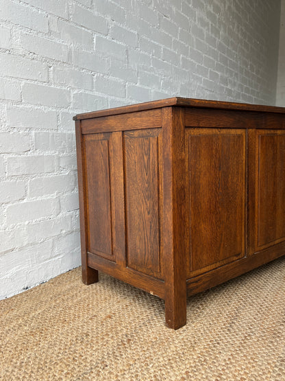 LARGE WOODEN TRUNK BOX