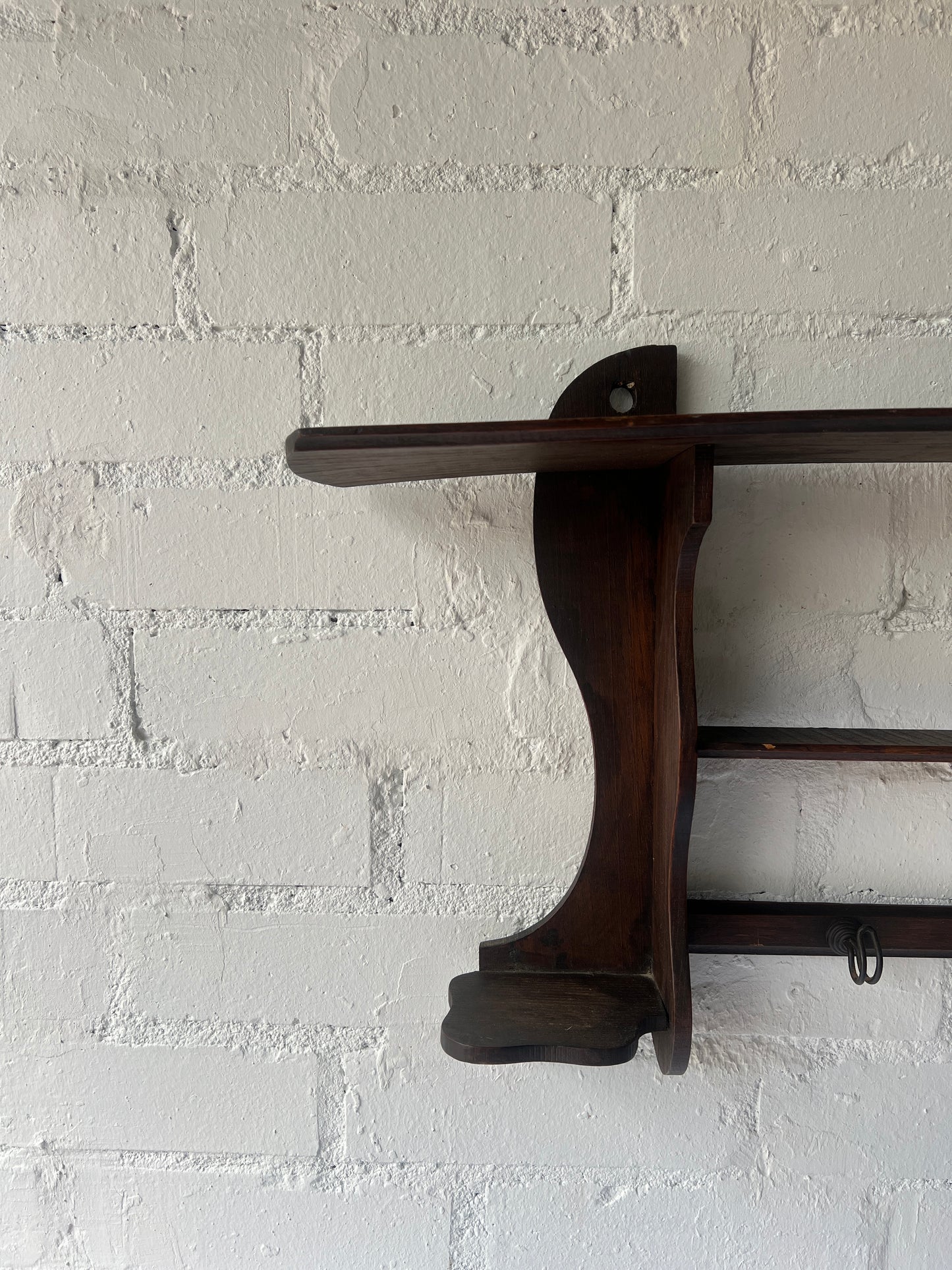 FRENCH HOOKS WITH SHELF