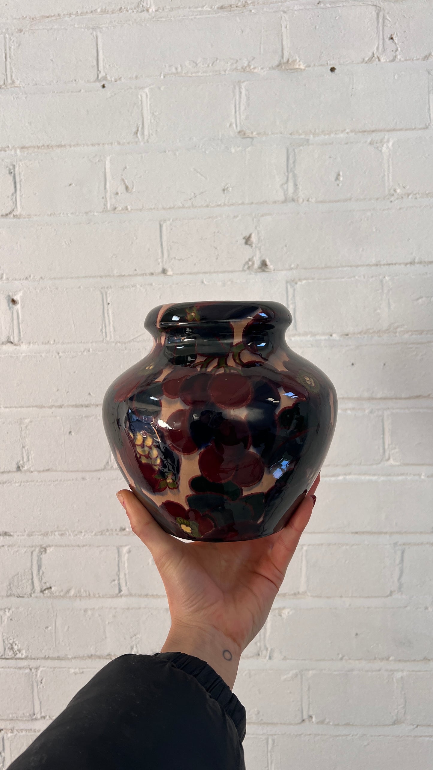 ART DECO BURGUNDY FLORAL SMALL VASE