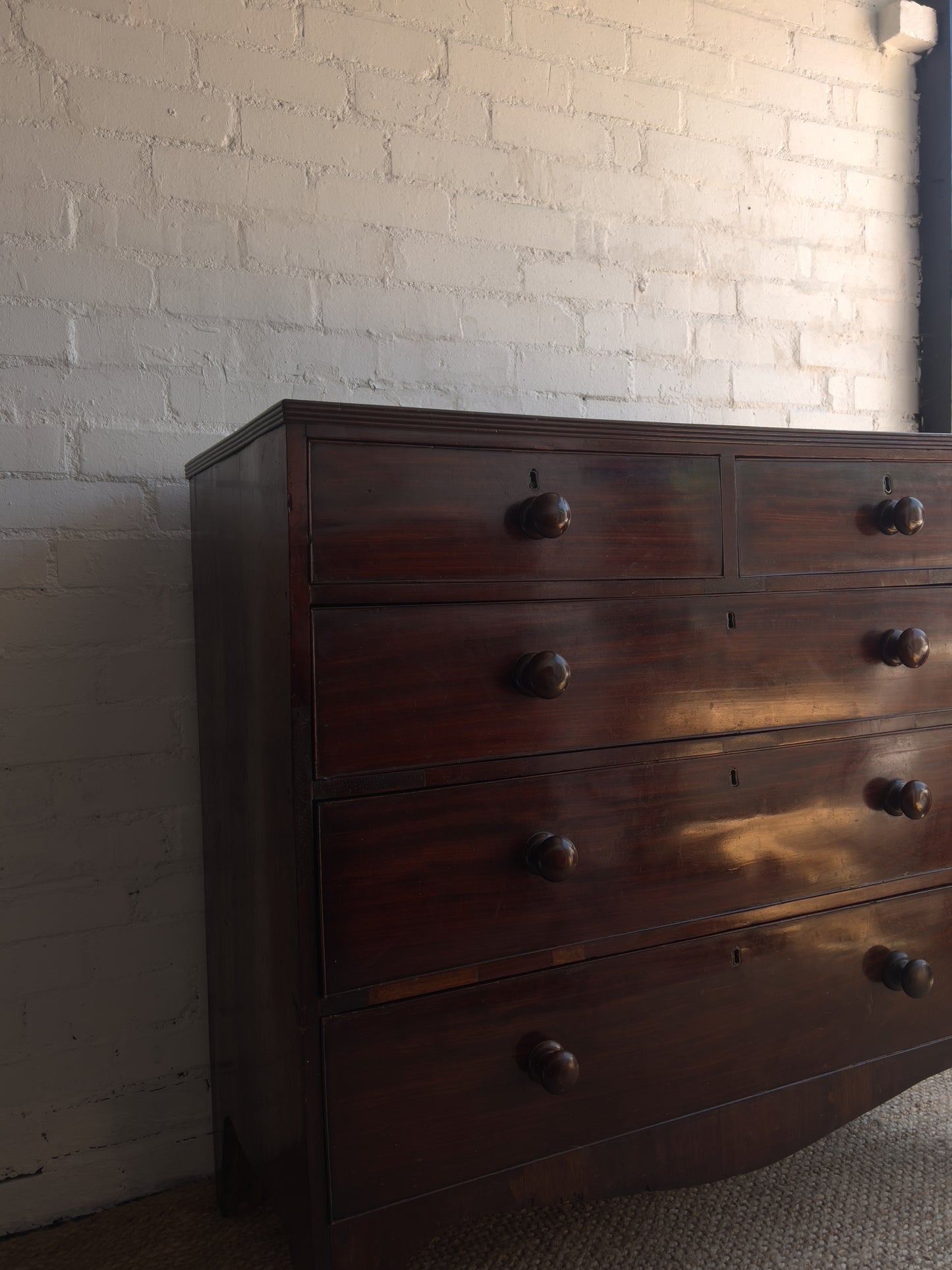 MAHOGANY CHEST OF DRAWERS