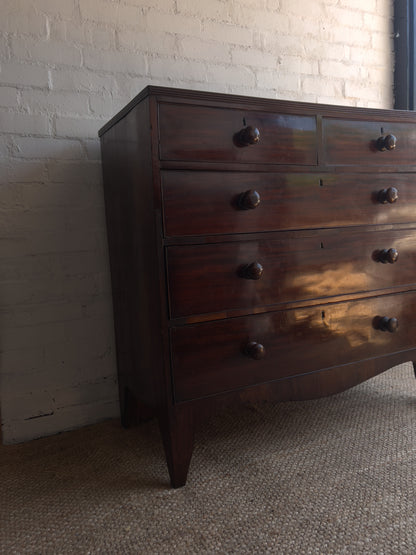 MAHOGANY CHEST OF DRAWERS