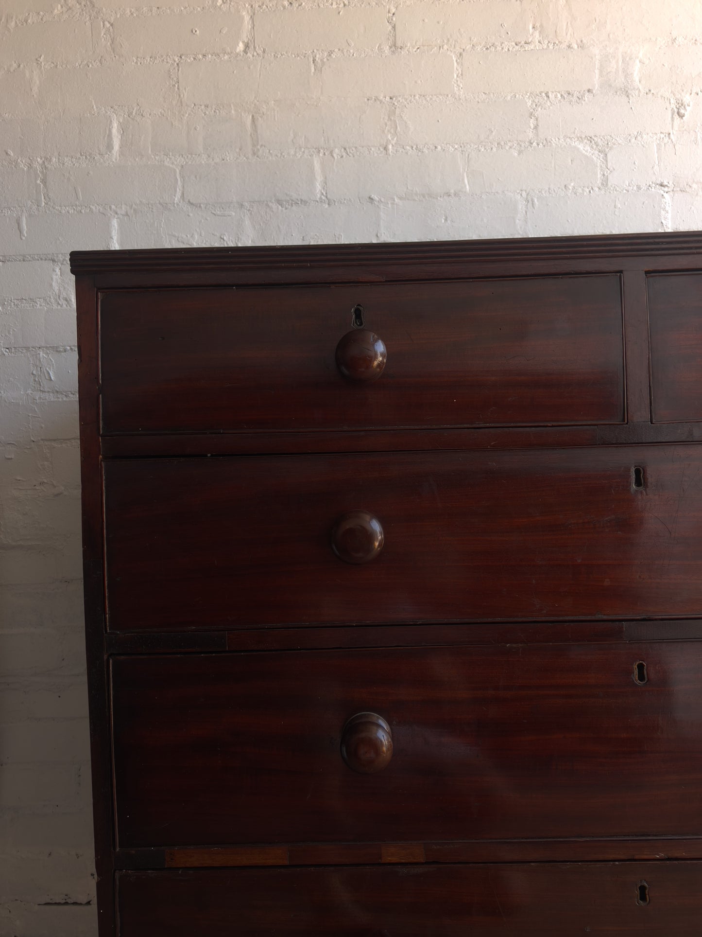 MAHOGANY CHEST OF DRAWERS