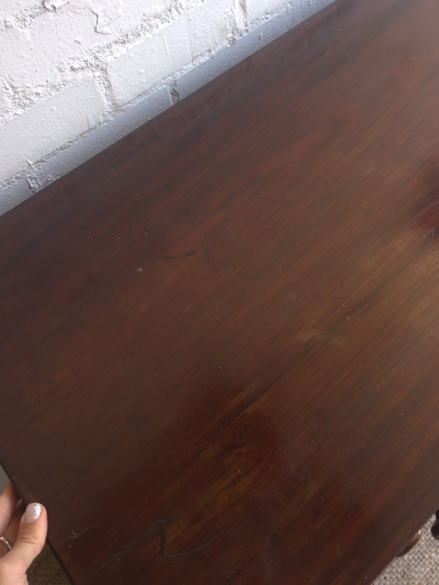 MAHOGANY CHEST OF DRAWERS