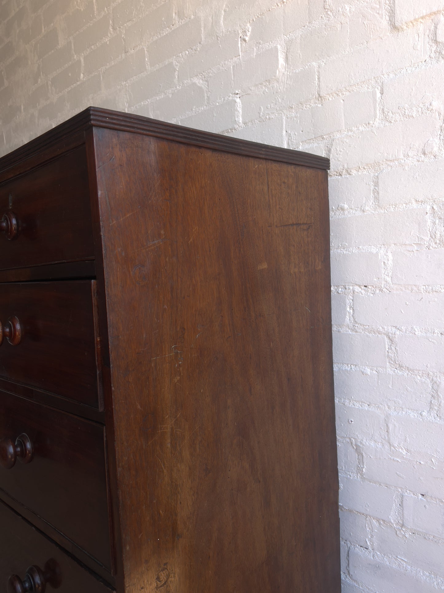 MAHOGANY CHEST OF DRAWERS