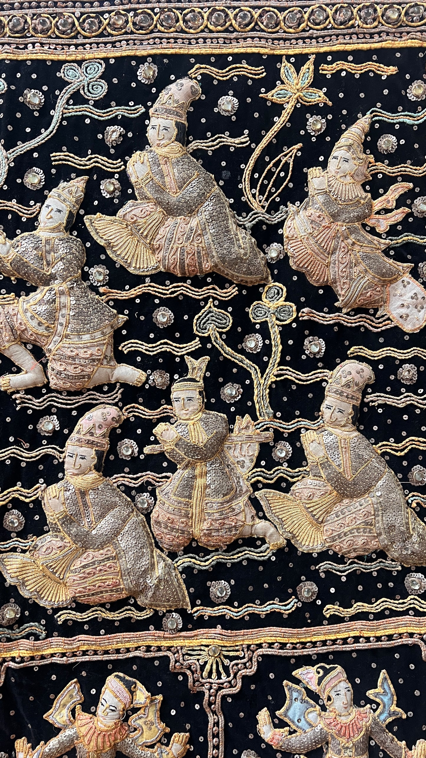 LARGE BURMESE KALAGA TAPESTRY